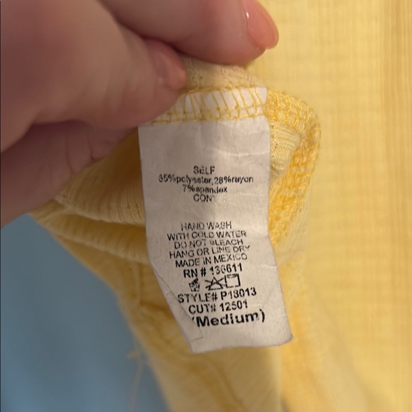 Soft Yellow Ruffled Cap Sleeve Blouse - Picture 4 of 4